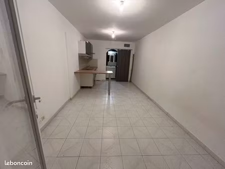 loue studio 20m2 refait à neuf