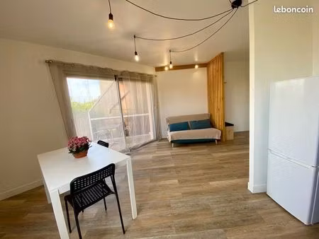 loue / location t2 climatisé avec jardin et parking