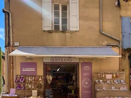 fonds de commerce 32 m² – centre historique de nyons
