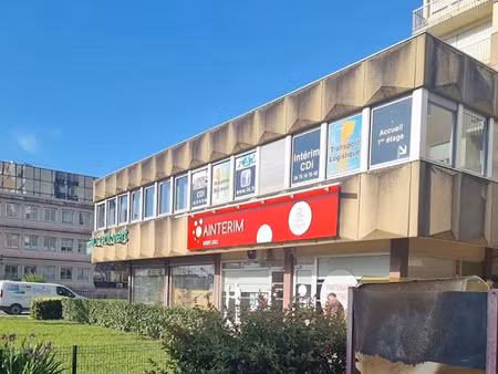 location locaux professionnels 2 pièces 81 m² à bourg-en-bresse (01000)  1 050 €