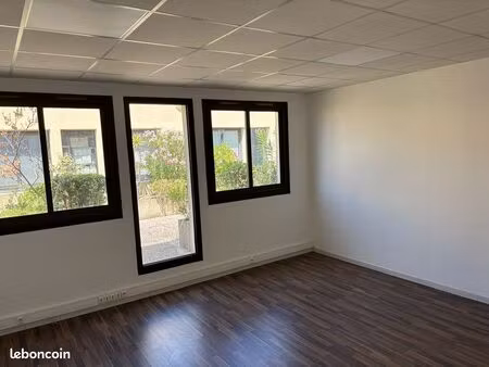 locaux commerciaux / bureaux