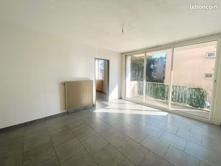spacieu appartement de 79 m2 avec parking