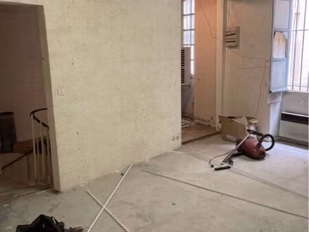 plateau 31 m² à rénover – potentiel t2 et agrandissement à plus de 50 m² – nîmes écusson