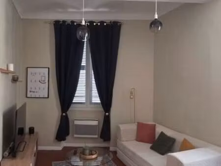 t2 coup de cœur 37m² – pied des arènes – immeuble jean reboul