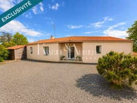vente maison à fontenay-le-comte (85200) : à vendre / 205m² fontenay-le-comte