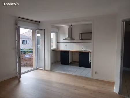 t3 lumineux et rénové avec balcon