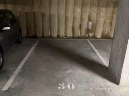 6 places de parking