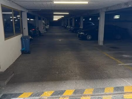 emplacement parking sécurisé à vendre