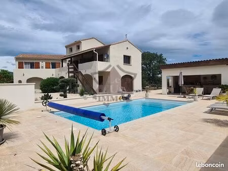 maison 6 pièces 235 m²