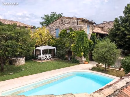 maison en pierre