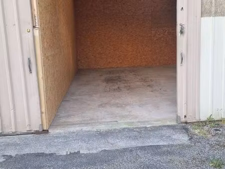 local de stockage 57m2 sur brélès
