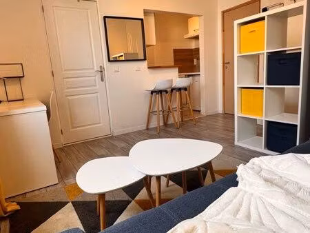 studio meuble à deux pas de staps  iut  université ubo  iufm  parking  wifi libre a la loc