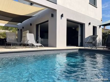 maison contemporaine avec piscine