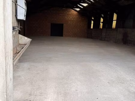 local / entrepôt / garage de 303 m² – fort potentiel à libourne