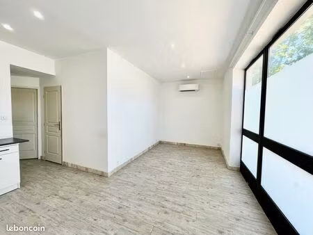à louer : appartement p2 à garons – 697 (eau et électricité incluses) bientôt disponible m