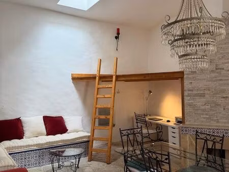 maison de village meublée – 100 m² – aigues-vives (30670)