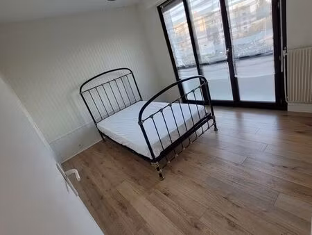 t3 68m2 lumineux - terrasse - place de parking
