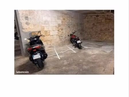 parking scooter moto vélo