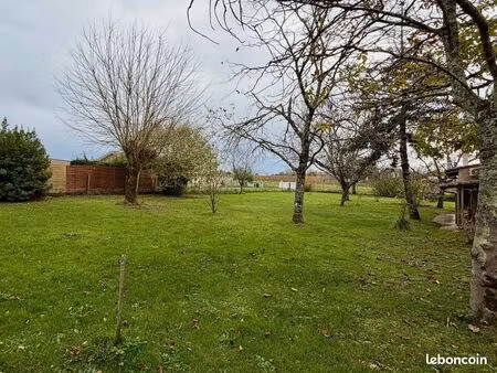 terrain 790 m² blaye