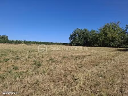 terrain 1 383 m² merignas