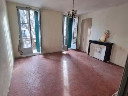 t3 avec balcon 54m2 à rénover