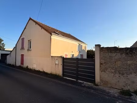 maison familiale de 110 m² avec jardin  terrasse et garage
