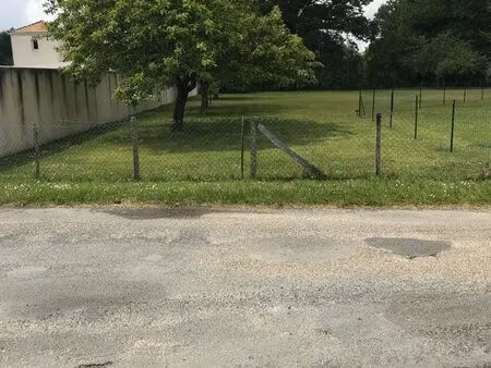terrain 1 250 m² à vendre — clôturé  étude effectuée  proches commodités