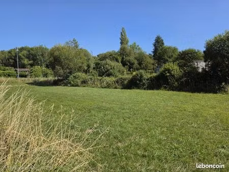 terrain 1 412 m² targon