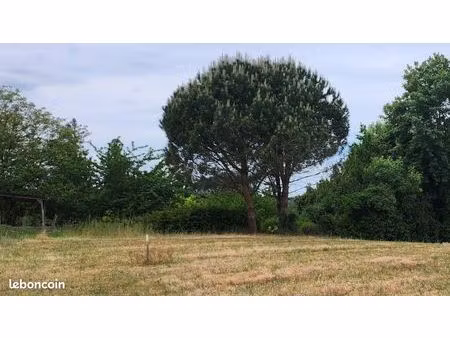 terrain 1 500 m² genissac