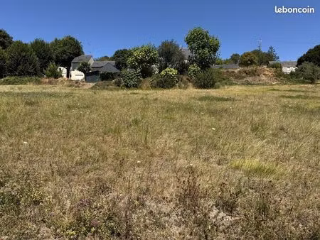 terrain 856 m² la roche-clermault