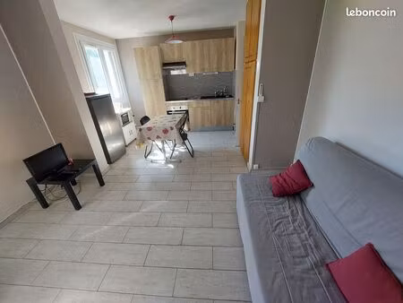 studio avec parking sécurisé