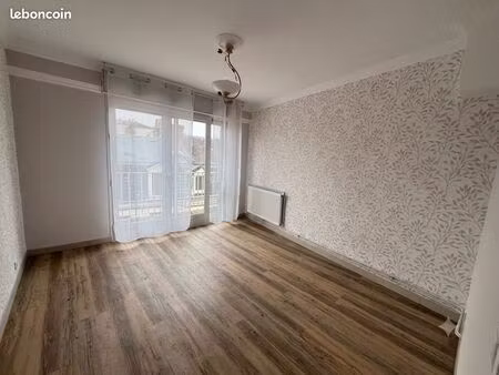 duplex t3 semi-meublé de 78m2 centre ville châteauroux