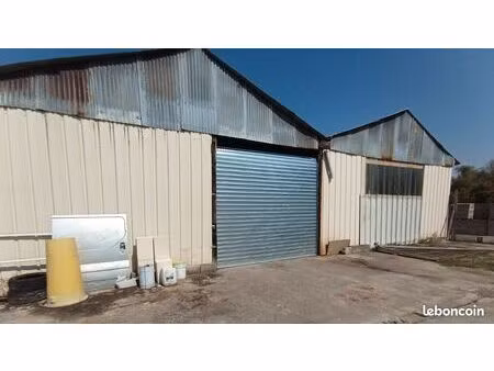 hangar garage