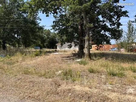 terrain 1 000 m² mios