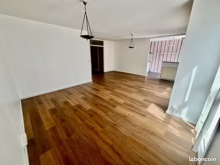 vend appartement 84 33 m² + cave 5 m² / plein centre 31320 castanet-tolosan