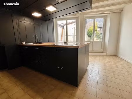 bernin – f4 duplex meublé – 99 m² – 3 chambres – campus à 15 min – 1 280