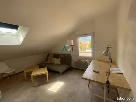 studio 1 pièce 13 m²