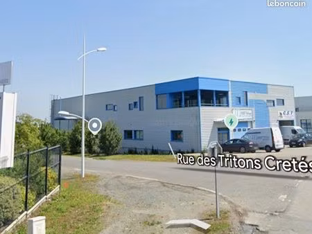 bureaux 125 m² avec terrasse couverte – zone de villejames