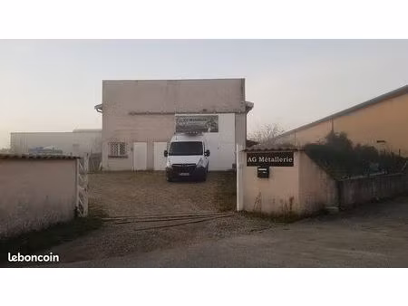 local d'activité / entrepôt 100 m² avec bureau