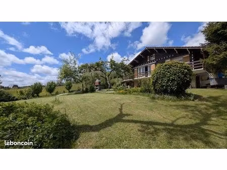 chalet 8 pièces 220 m²