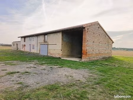 corps de ferme à restaurer