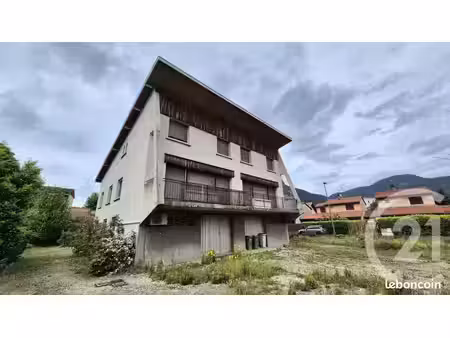 maison 11 pièces 420 m²