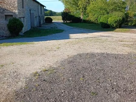 vend maison  bâtiments sur 6ha de terrain