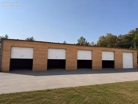local / box / entrepôt stockage