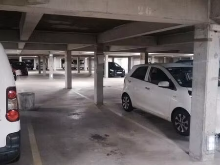 place parking chantier navals