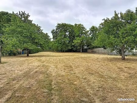 terrain 850 m² montlouis-sur-loire