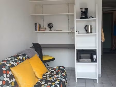 particulier av 16m2 grenoble/ bajatiere