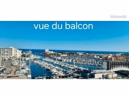 studio rénové vue port et mer