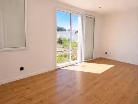 maison 140 m² entièrement rénovée – garage – terrain 1 200 m²