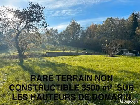 cède terrain non constructible sur les hauteurs de domarin
